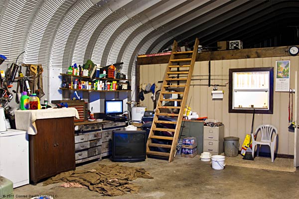 Workshop with custom loft space