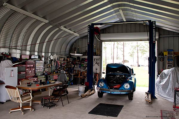 P-model garage and workshop